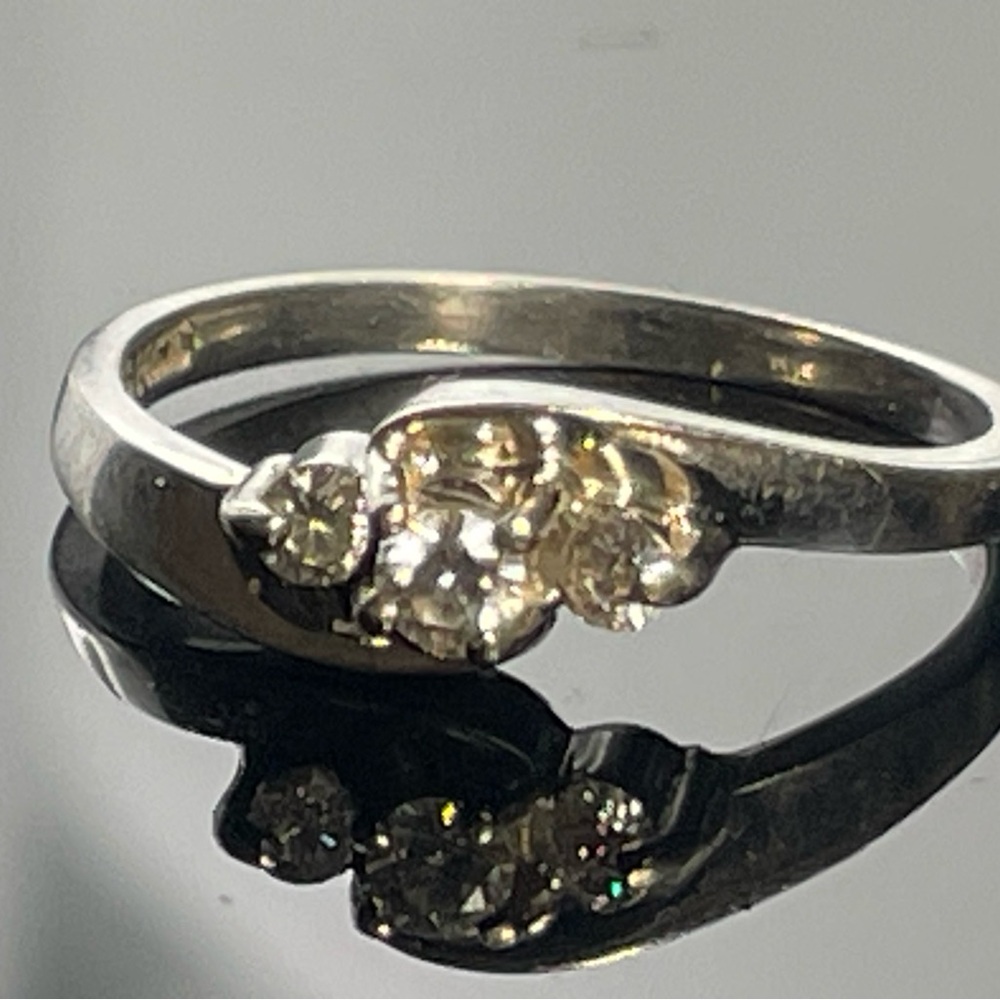 14k white gold 3 stone diamond ring Size 7